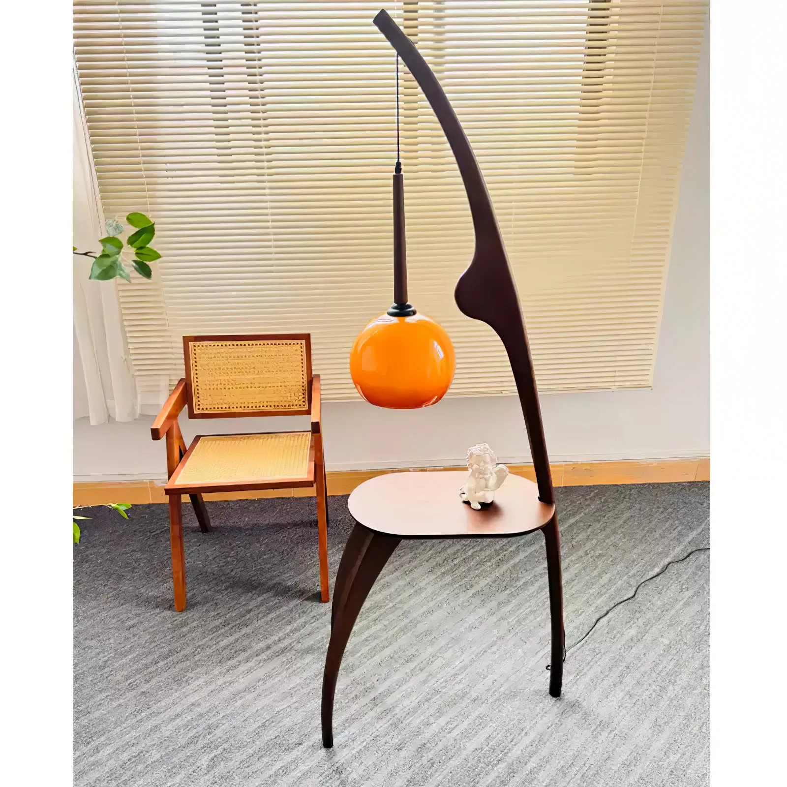 Curved Mantis Arm Floor Lamp