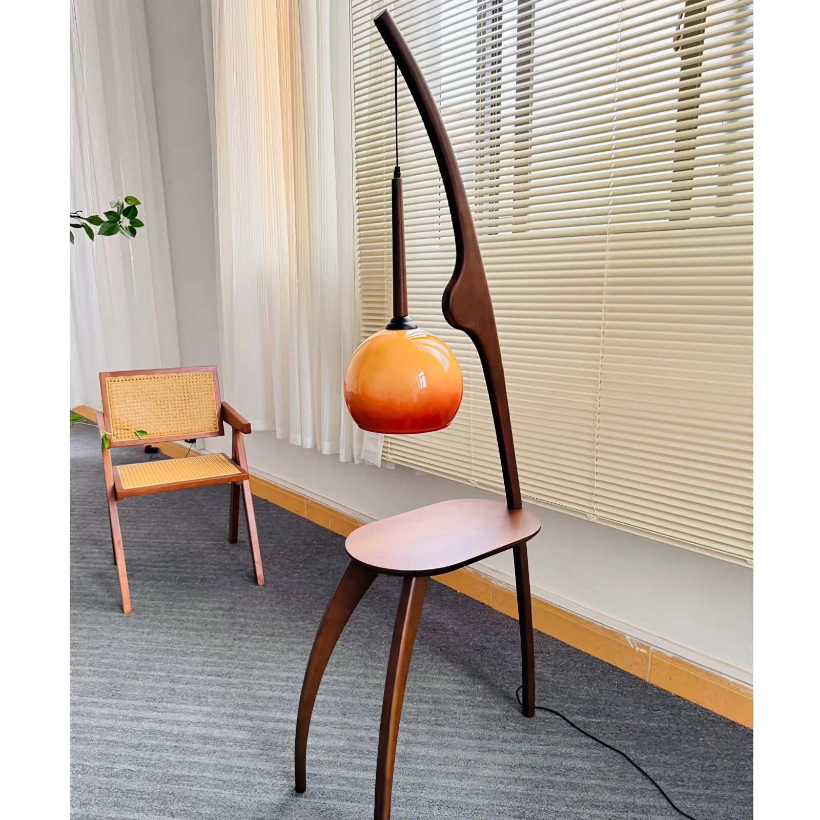 Curved Mantis Arm Floor Lamp