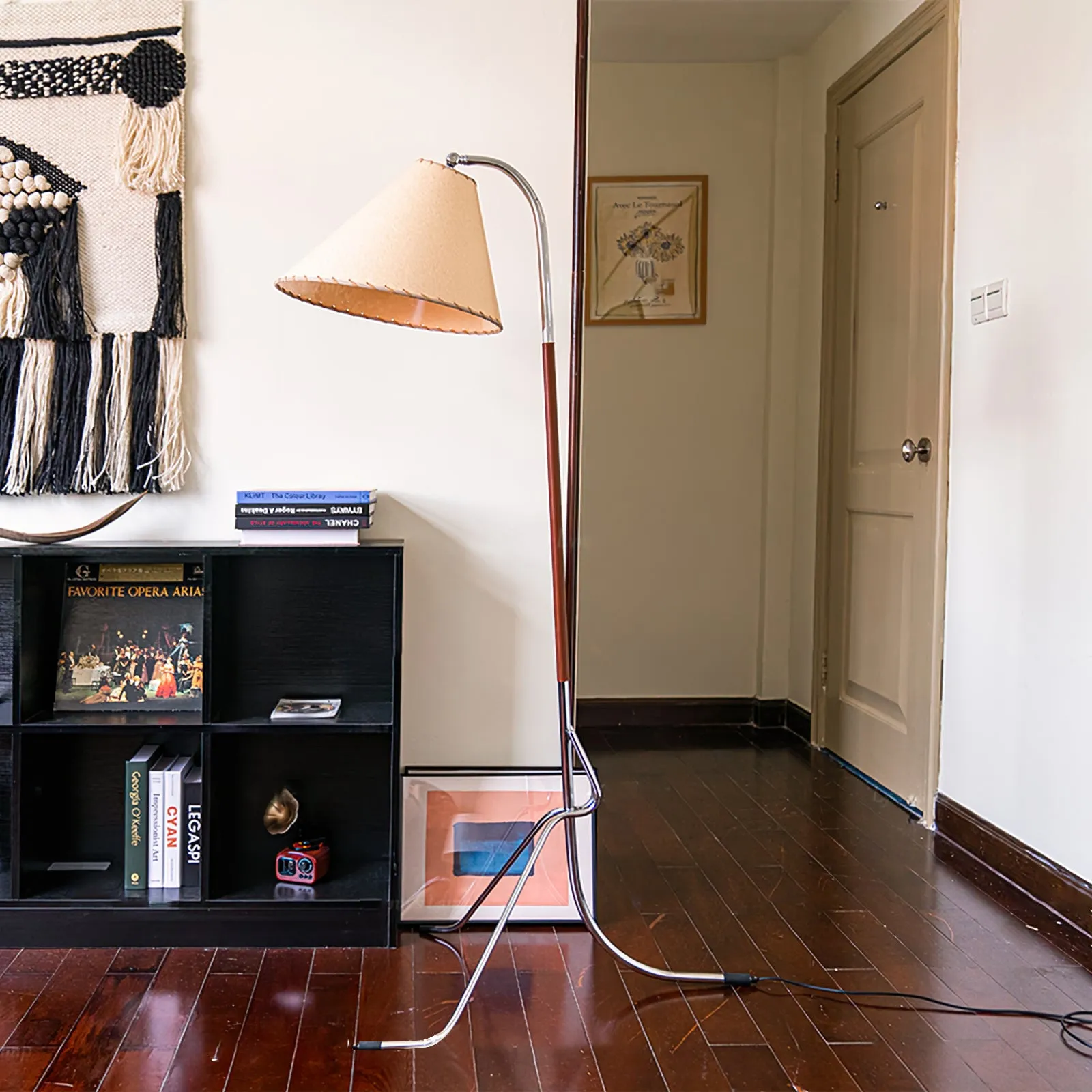 Dornstab Tripod Floor Lamp