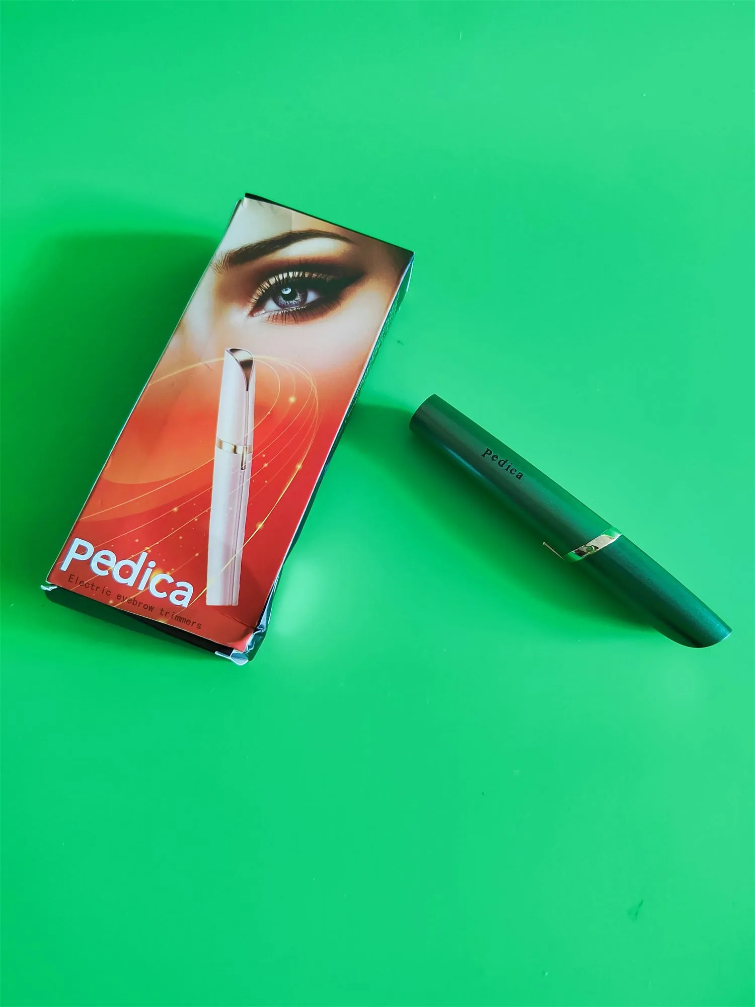 Pedica Electric eyebrow trimmer, a painless portable eyebrow trimmer