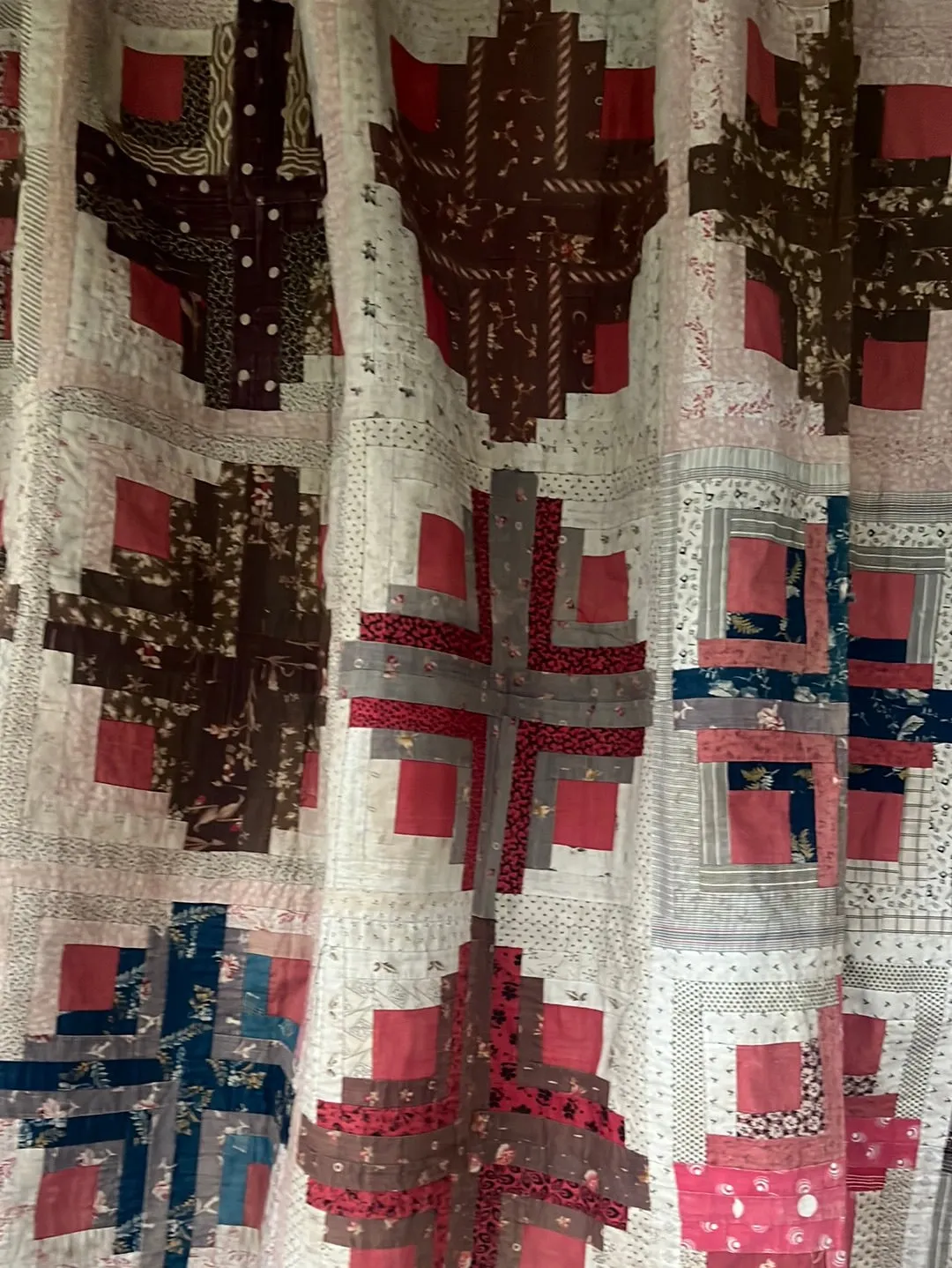 Vintage Handmade Quilt - Log Cabin