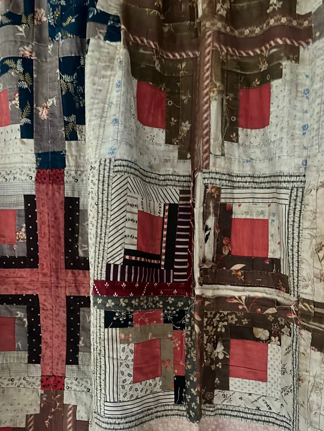 Vintage Handmade Quilt - Log Cabin