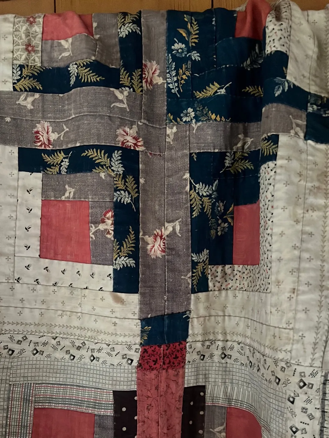 Vintage Handmade Quilt - Log Cabin